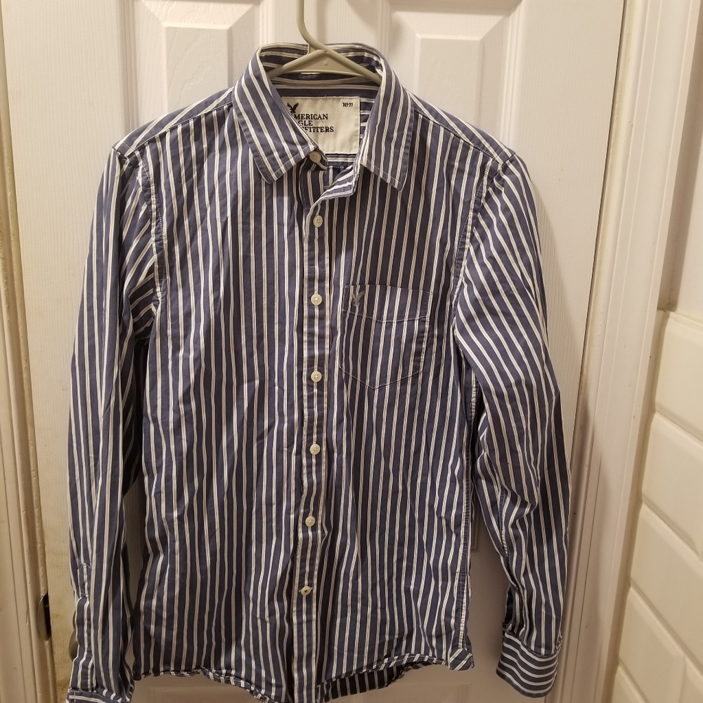 American Eagle Outfitters Men's Blue Striped Shirt